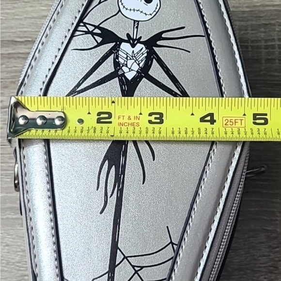 💚 RARE Silver Jack SkellingtonNightmare BeforeChristmas Coffin Crossbody Bag - Picture 5 of 5